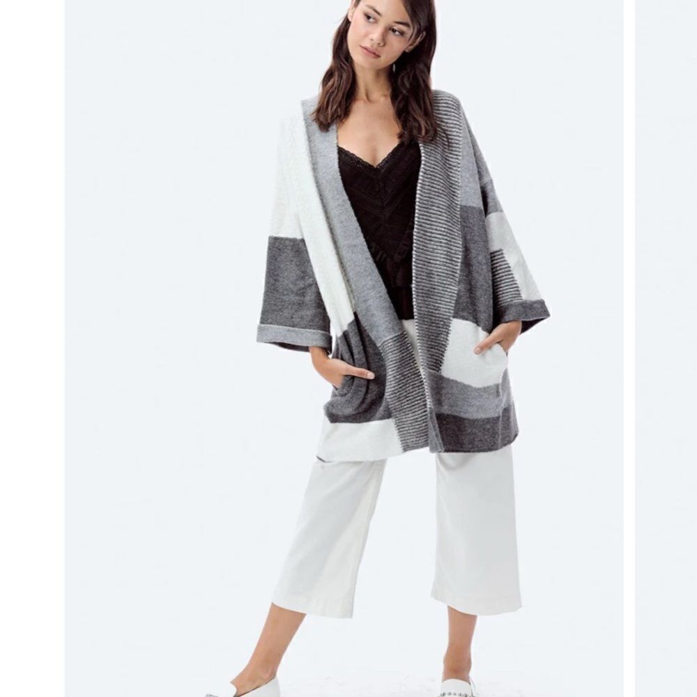 Cyrus Open Patchwork Coatigan/Sweater Coat. S. Grey and Cream Colorblock